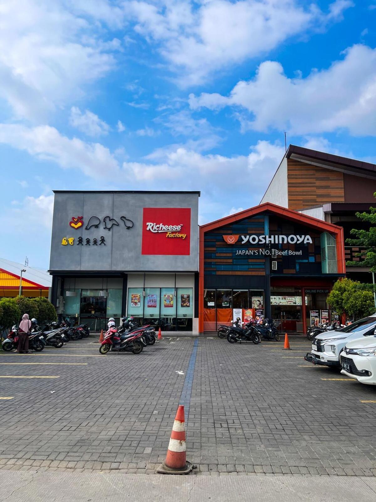 Metropolitan Park Berkasi With Pool & Wifi * Bekasi